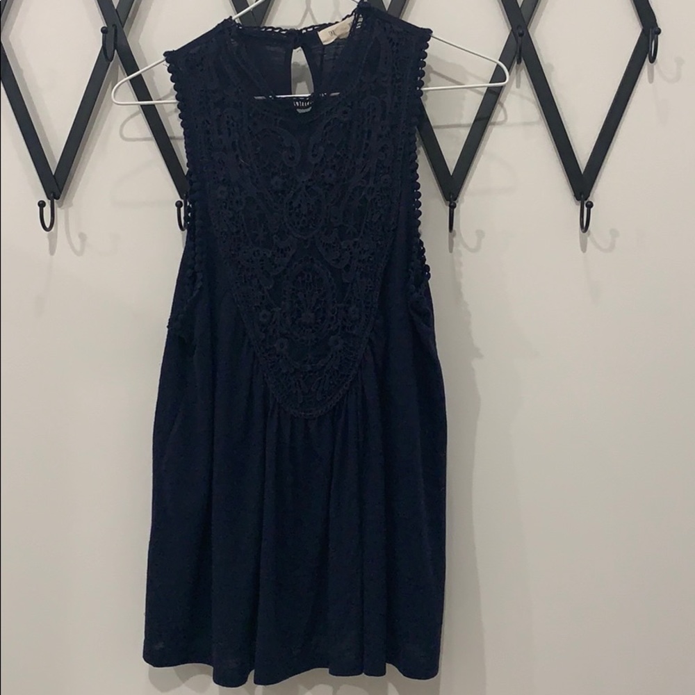 Navy blue tank top size M fits more Like S